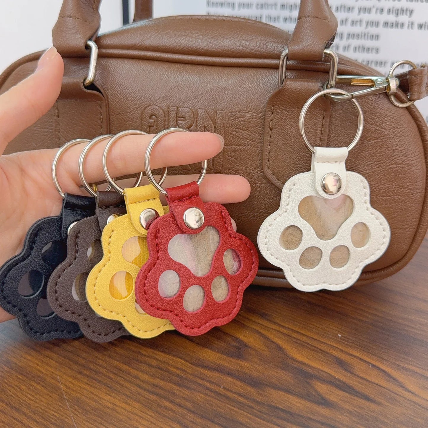 5pcs Cute Leather Portable Pendant Keyrings Cat Paw Pet Hair Holder Keychains for animal Lovers Accessories Wholesale Key chains